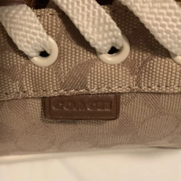 NEW Y2K -Authentic Coach Woman’s Tan Patterned Sneakers - Picture 6 of 12